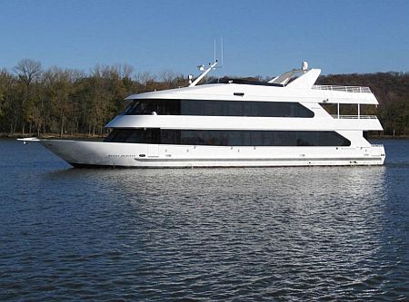 skipperliner riverside yacht resort delivers passenger usa