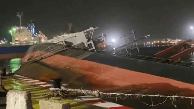 After Surviving Houthi Attack, Bulker Hits and Sinks Freighter at Dakar