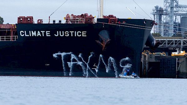 Australian Protestors Tag Bulker in Call for Export Tax on Coal Shipments
