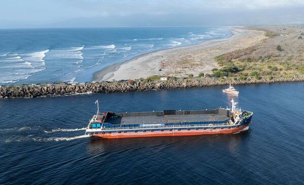 Barge to Innovate New Zealand Coastal Shipping Grounds in Storm