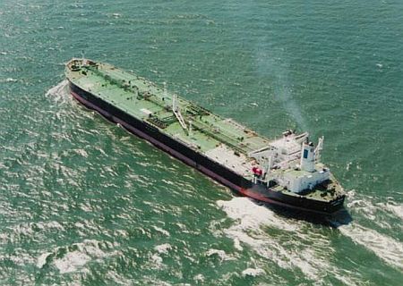 Bermuda: Frontline Plans to Sell Three More Tankers