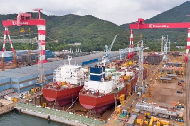 Bidding Heats Up for Former STX Shipbuilding with US Private Equity