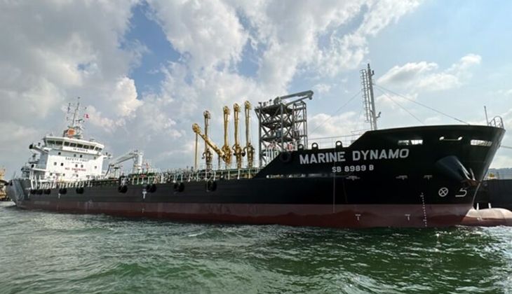 Bunker Tanker Collides with Bulker Off Singapore