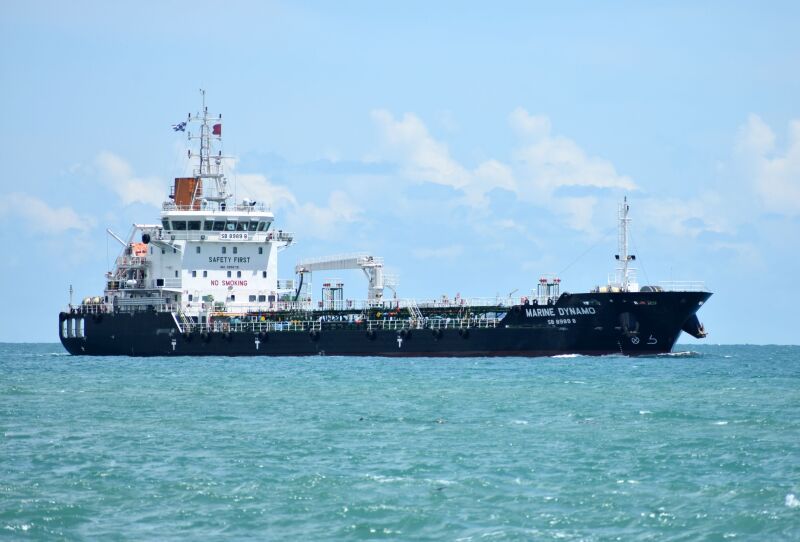 Bunker Tanker Collides with Bulker Off Singapore