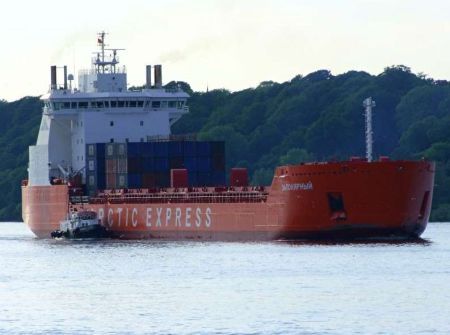 China: Container Ship Zapolyarny Arrives to Shanghai Port