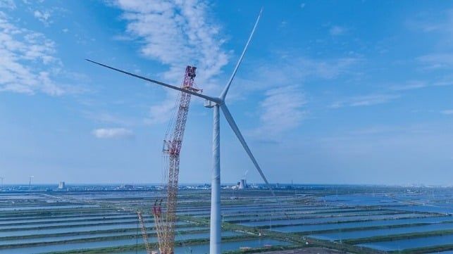 Chinas Dongfang Electric Hoists 26 MW Offshore Wind Turbine for Testing