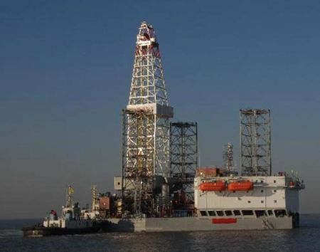 CNPC Puts Its First Jack-Up Drilling Rig into Service (China)