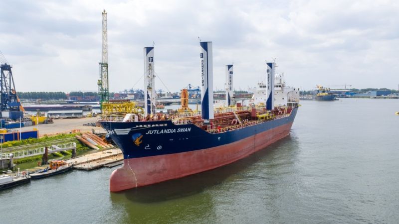Econowind installs four VentoFoils on tanker M/T JUTLANDIA SWAN