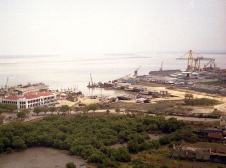 Essar Seeks to Develop Port in Mozambique