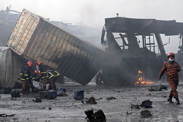 Explosion and Fire at Bangladesh Scrapyard Kills One, Injures 11