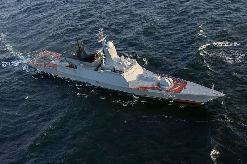 Finland Reports Russia Has Begun Naval Escorts for Shadow Fleet Tankers