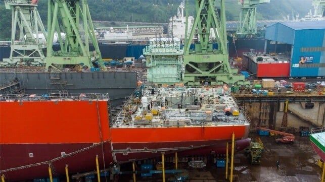 First Two-Stroke Ammonia-Fueled Engine Installed as Newbuild Proceeds