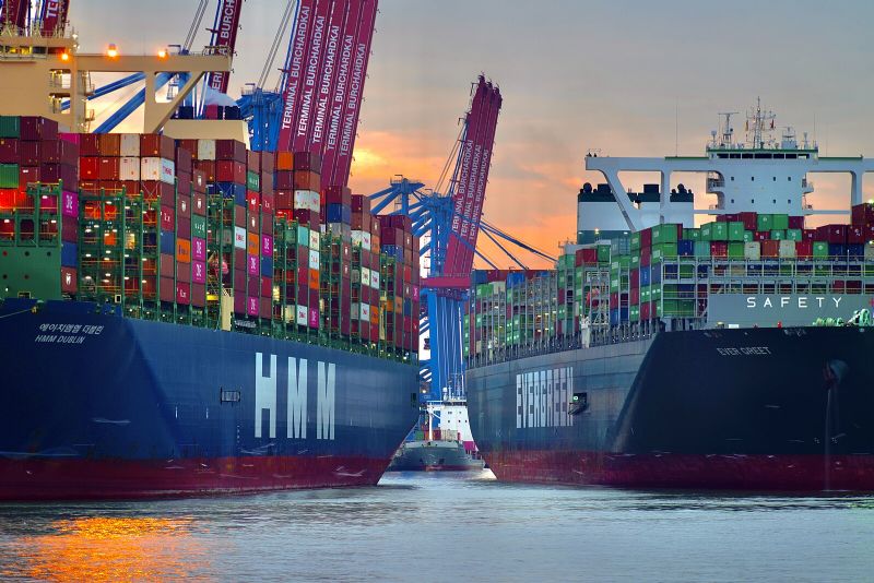 Hamburg Proceeds with Shore Power at All Terminals for Large Containerships