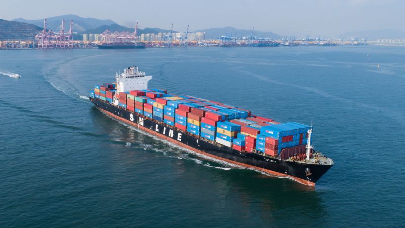 Korean Boxship Crossing North Pacific Reports Lost and Damaged Containers