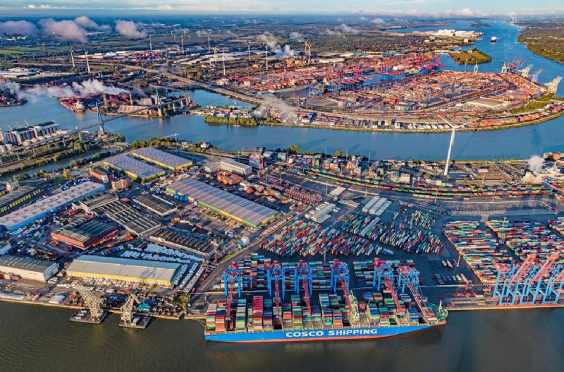 Maersk Commits to Using Shore Power in Hamburg