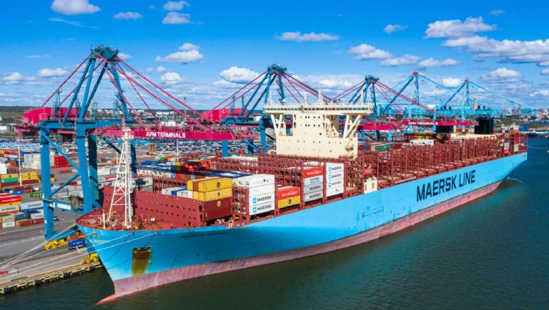 Maersk Containership Reports Box Fire and Diverts for Assistance Off Africa