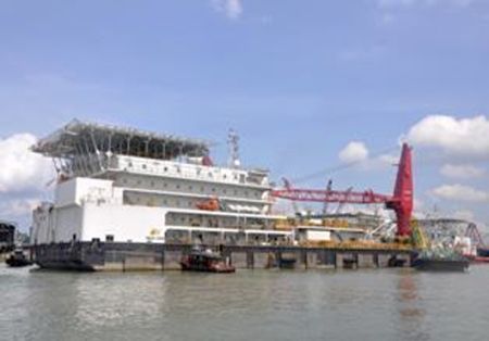 Malaysia: Petronas Carigali Hires Alam Maritim’s Accommodation Vessel