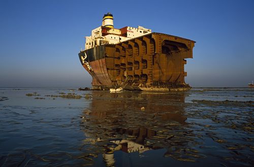 MONTHLY LIST OF VESSELS BEACHED AT THE INDIAN DEMOLITION YARDS