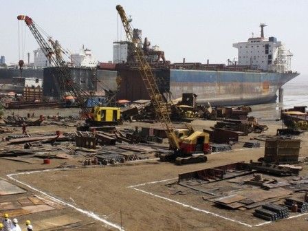 MONTHLY LIST OF VESSELS BEACHED AT THE INDIAN SHIP DEMOLITION YARDS