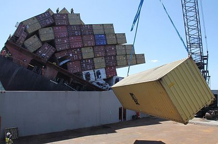 New Zealand: Container Removal Process from Rena Continues