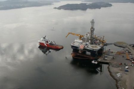 Norway: Workers Evacuated from Tilted Rig