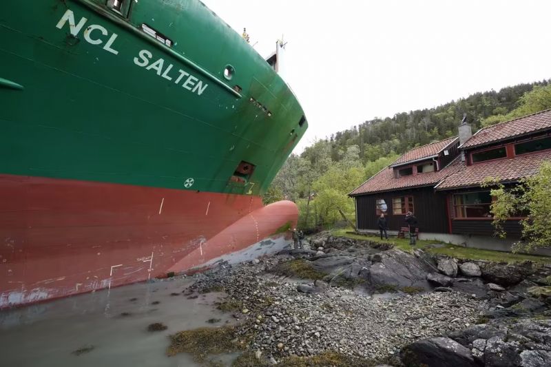 Norwegian Feeder Ship Refloated and Towed into Port