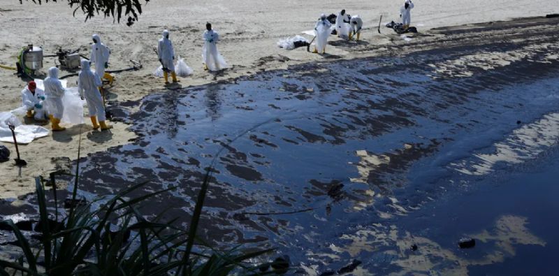 Officers on Van Oord Dredger Plead Guilty for Singapore Allison/Oil Spill