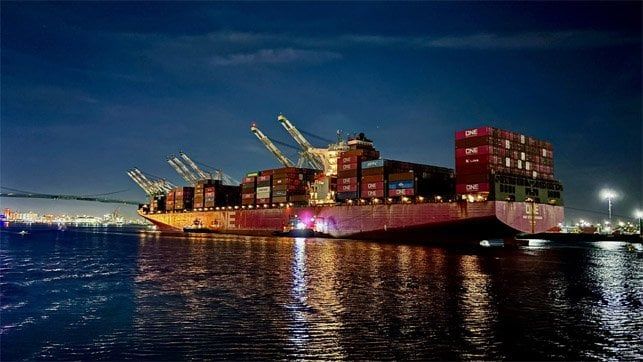 ONE Containership Returned to Port of LA Dock to Discharge Cargo