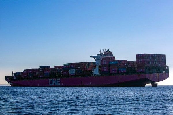 ONE Containership Returned to Port of LA Dock to Discharge Cargo