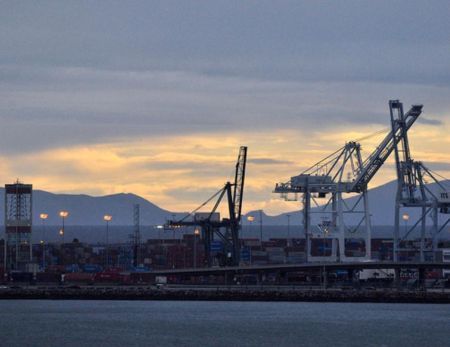 OOCL to Buy 84 New Cranes for Long Beach Terminal (USA)