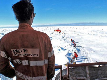 Passengers from MV Akademik Shokalskiy Transferred to RSV Aurora Australis