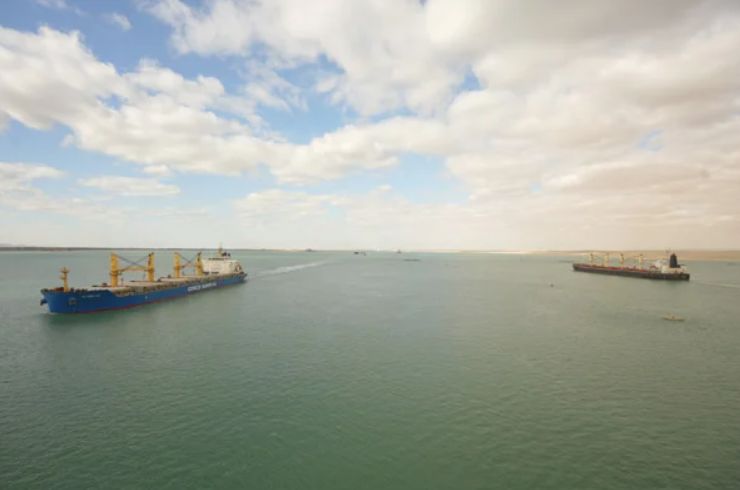 Tanker Targeted by Houthis Returns to Suez as Canal Seeks More Traffic