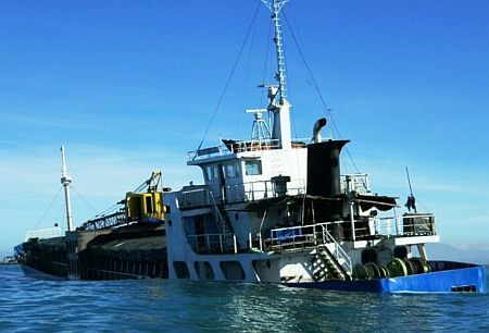 Two Ships Sink Off Philippines