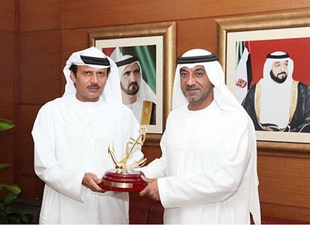 UAE: H.H. Sheikh Ahmed Receives DMC’s Commemorative Gold Anchor