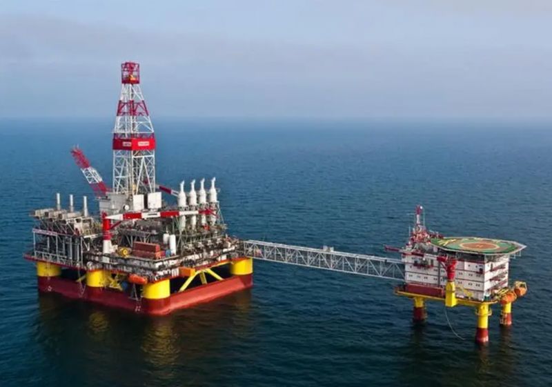 Ukraine Strikes Caspian Sea for the First Time, Damaging Lukoil Platform