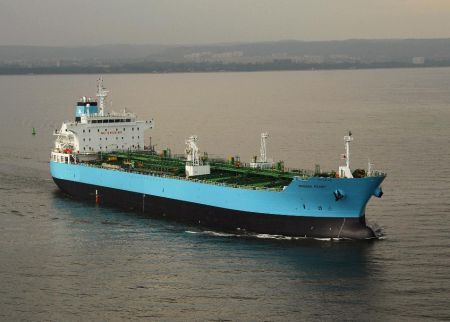 USA: Maersk Line Ltd Presents MAERSK PEARY Model to Military Sealift Command